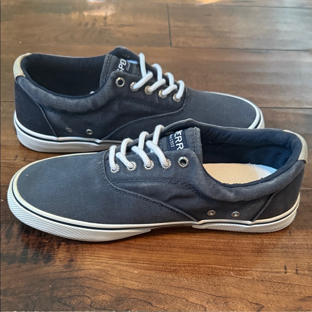 Sperry Men’s Navy Blue Memory Foam Casual Lace Up Sneakers. Size 8. Brand New.